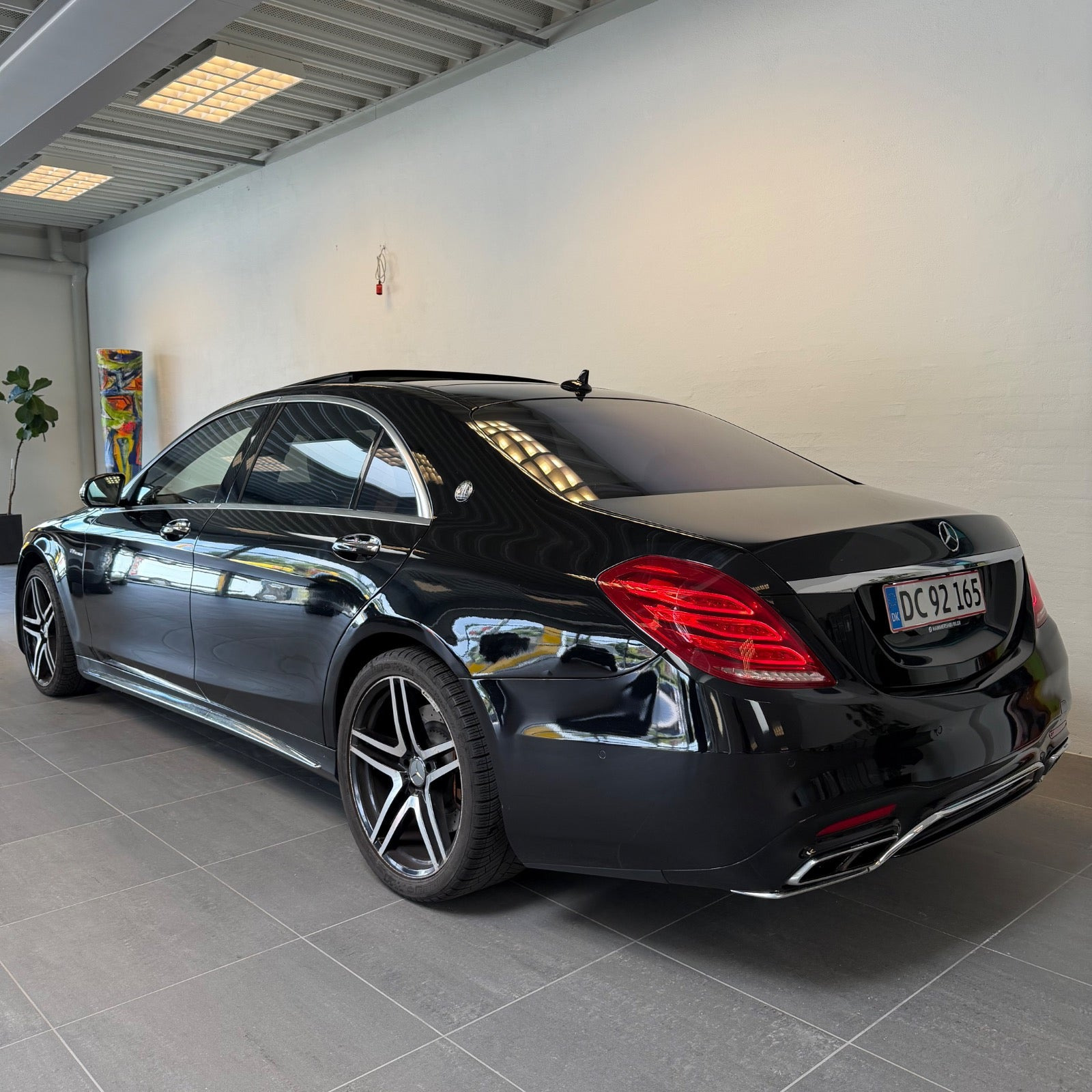 Sort Mercedes S500 fra 2014