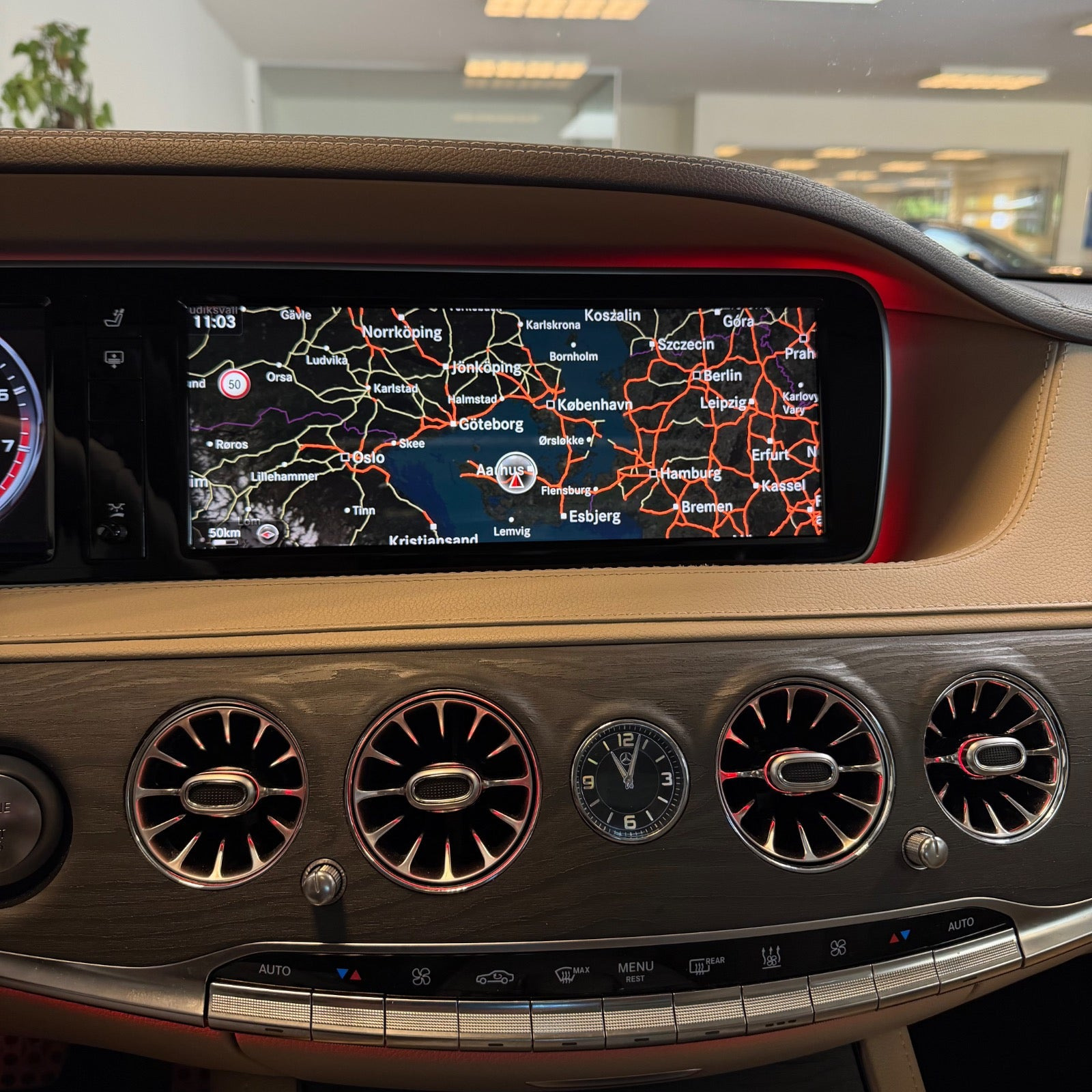 Sort Mercedes S500 fra 2014