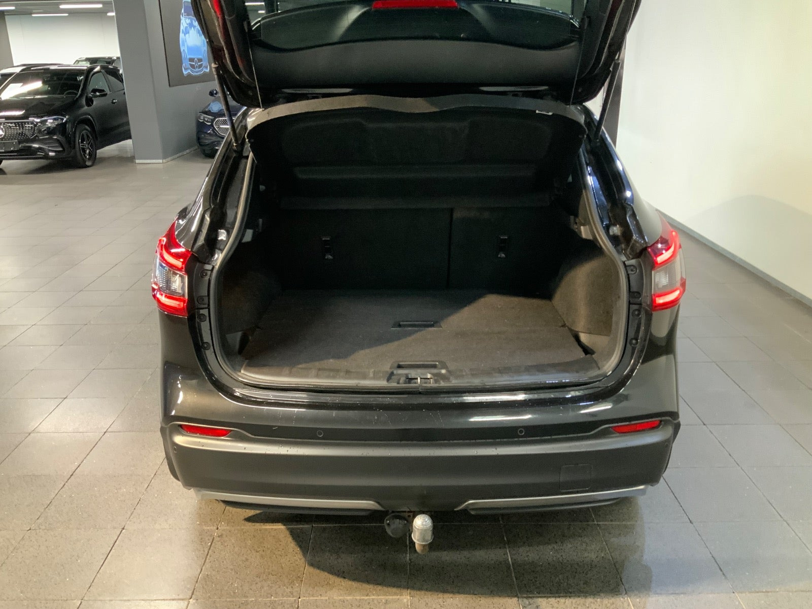 Sort Nissan Qashqai fra 2018