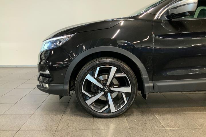 Sort Nissan Qashqai fra 2018