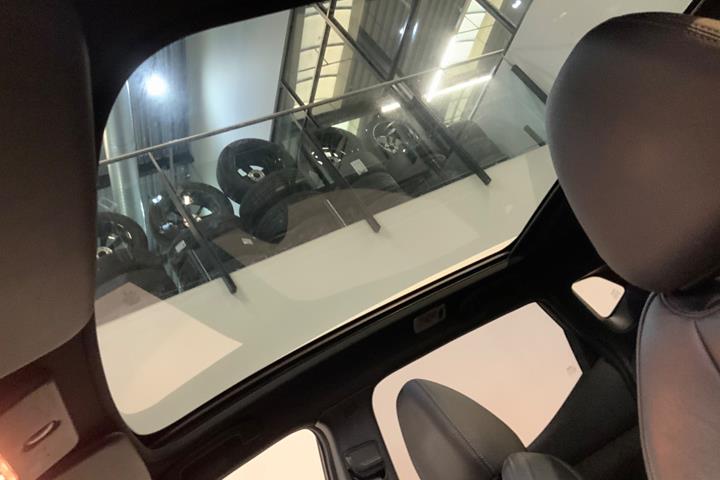 Sort Nissan Qashqai fra 2018