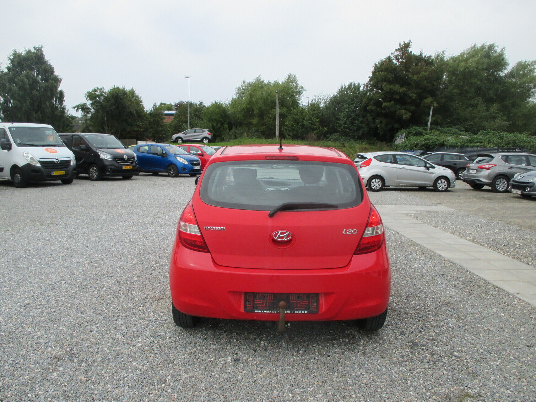 Rød Hyundai i20 fra 2011
