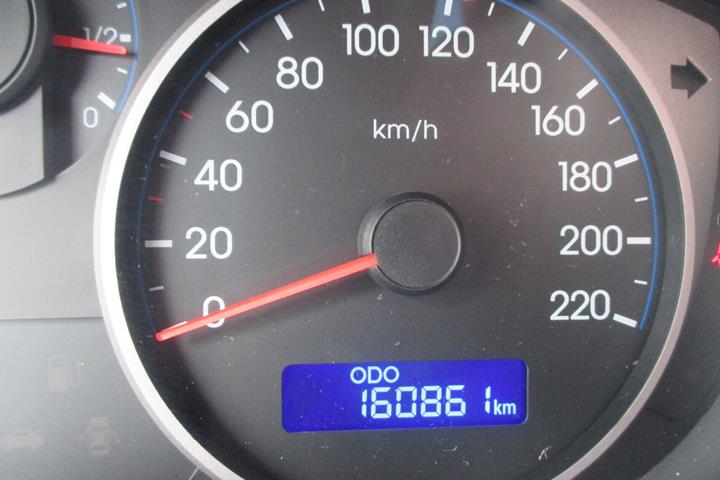 Rød Hyundai i20 fra 2011