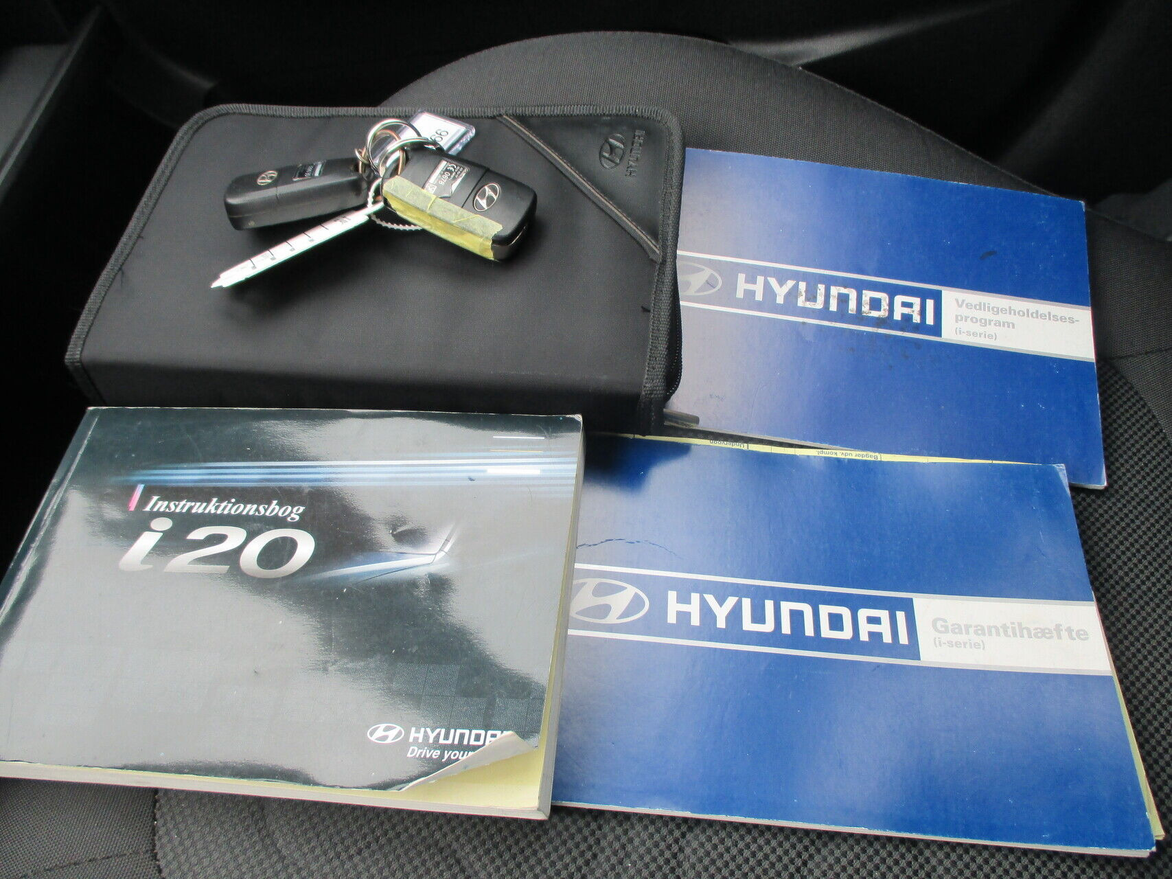 Rød Hyundai i20 fra 2011