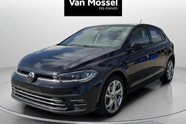 Sort VW Polo fra 2022 set udefra