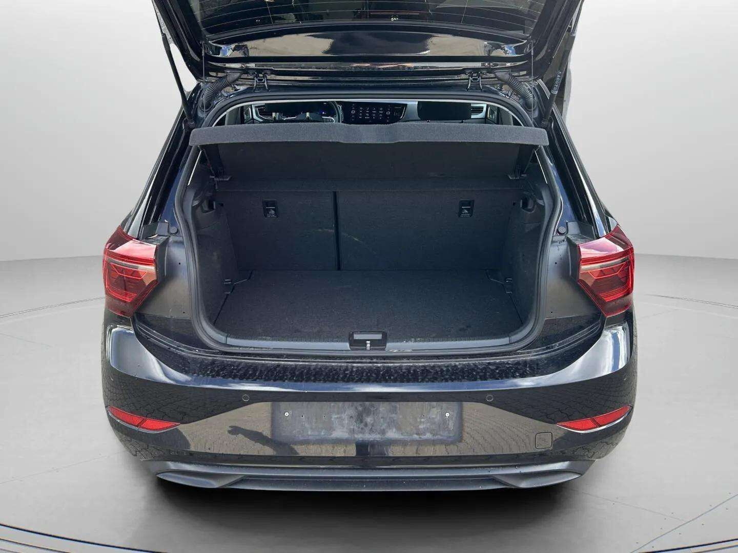 Sort VW Polo fra 2022