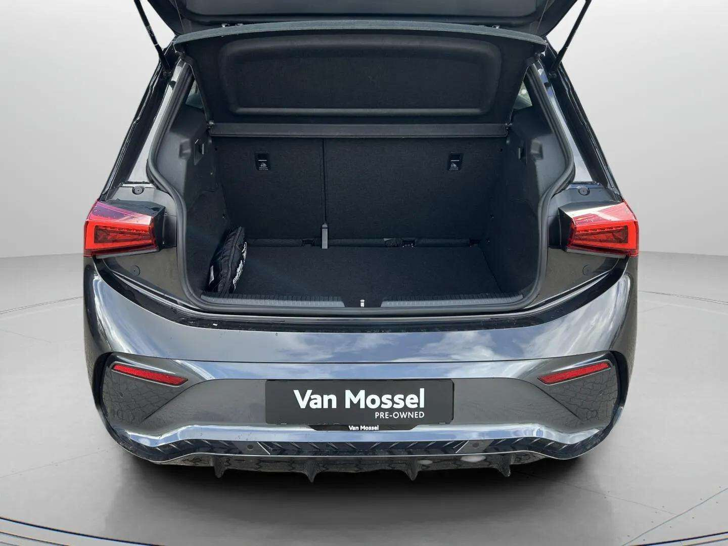Grå Cupra Born fra 2024
