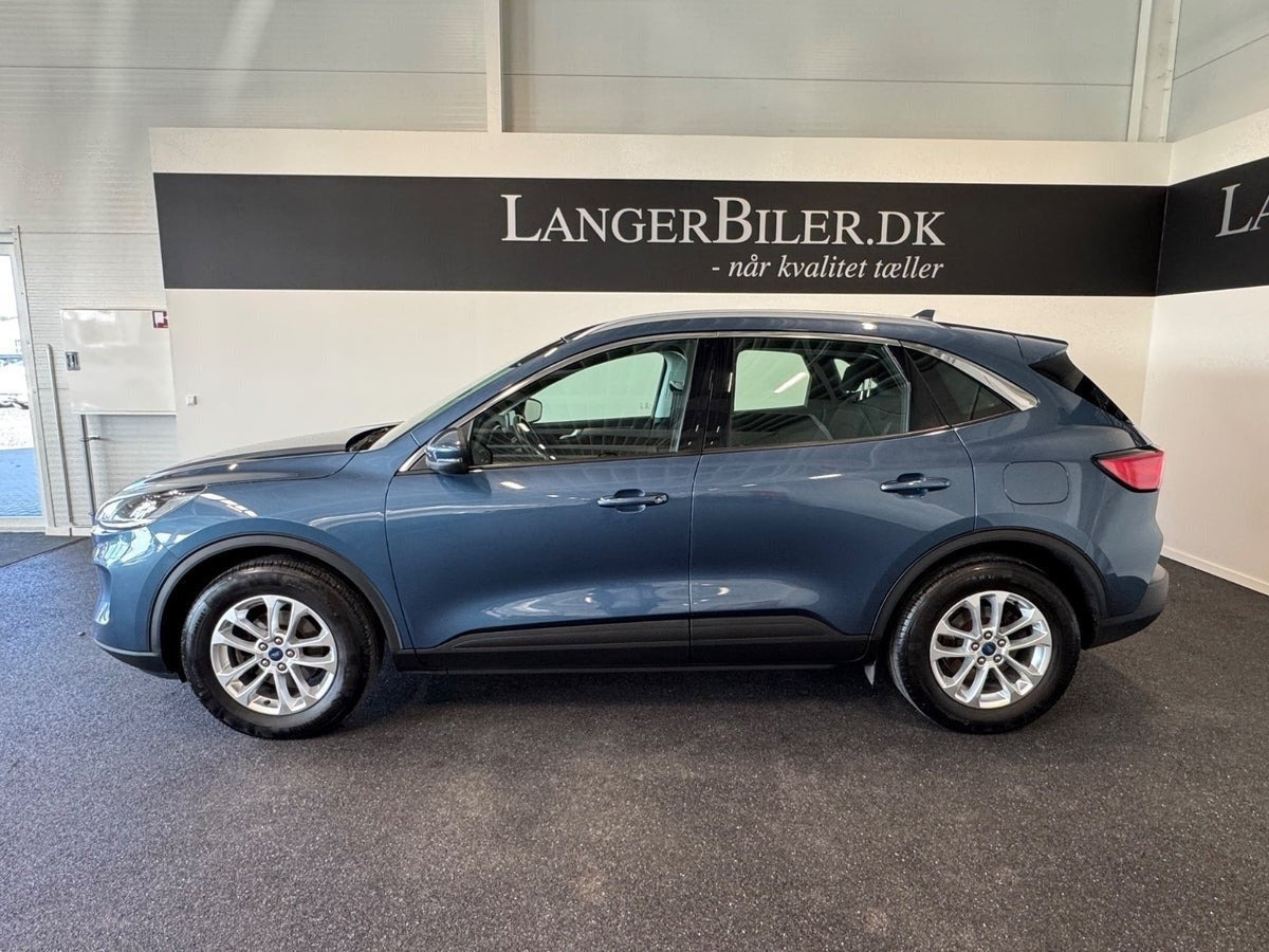 Blå Ford Kuga fra 2021
