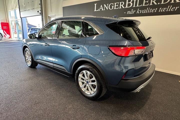 Blå Ford Kuga fra 2021