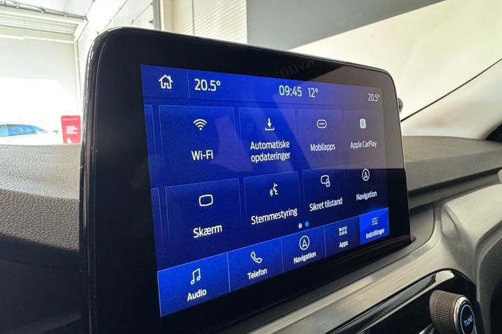 Blå Ford Kuga fra 2021