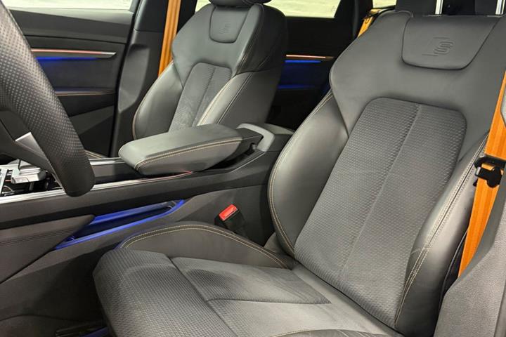 Hvid Audi e-tron fra 2023
