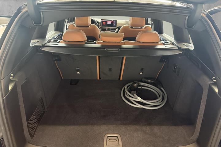Sort BMW iX3 fra 2022