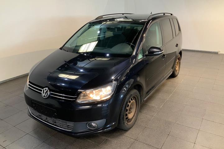 Sort VW Touran fra 2011 set udefra
