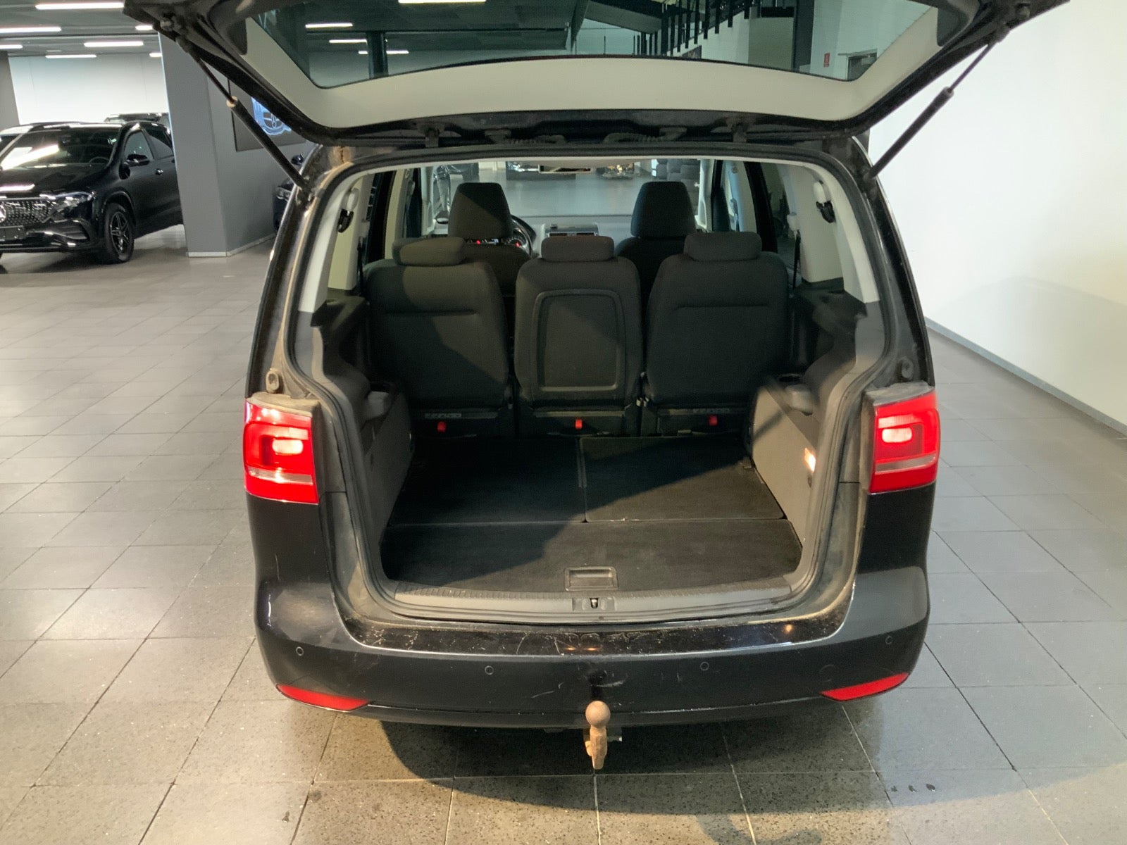 Sort VW Touran fra 2011