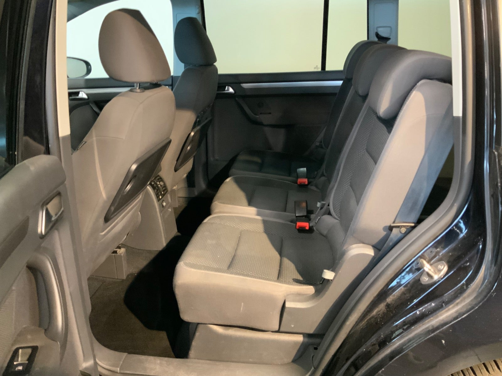 Sort VW Touran fra 2011