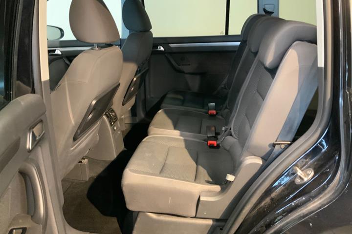 Sort VW Touran fra 2011