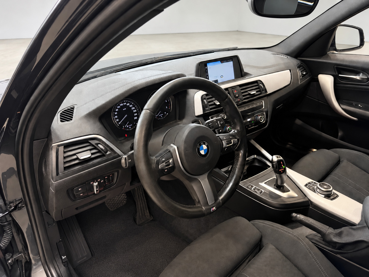 Sort BMW 118d fra 2019