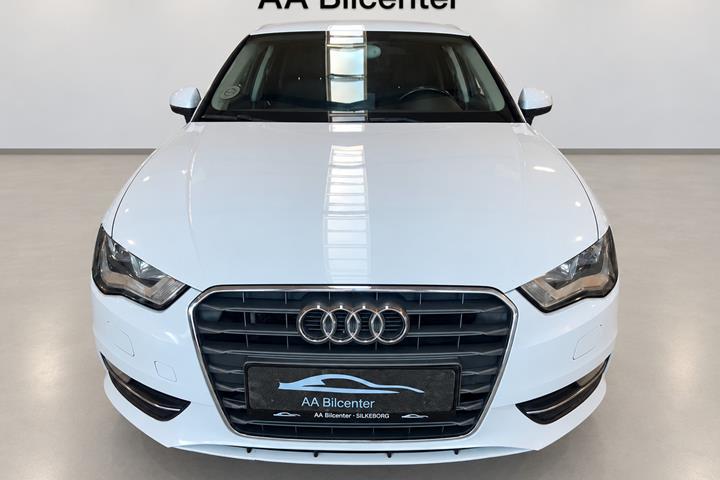 Hvid Audi A3 fra 2013