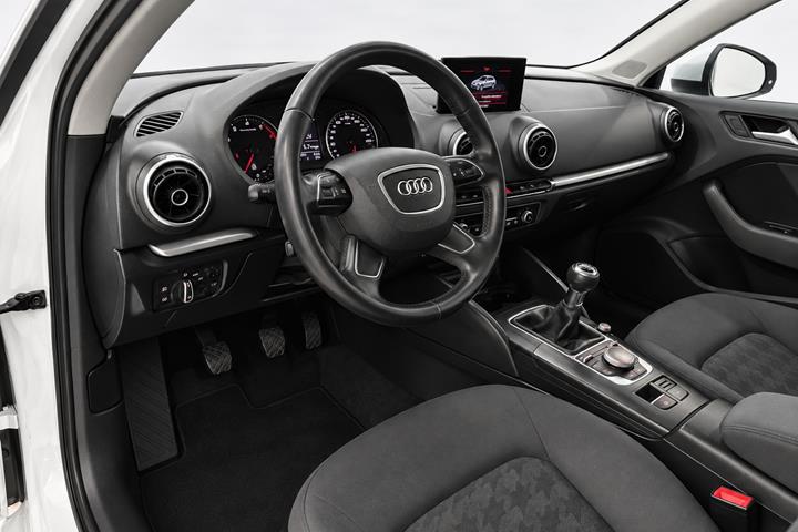 Hvid Audi A3 fra 2013