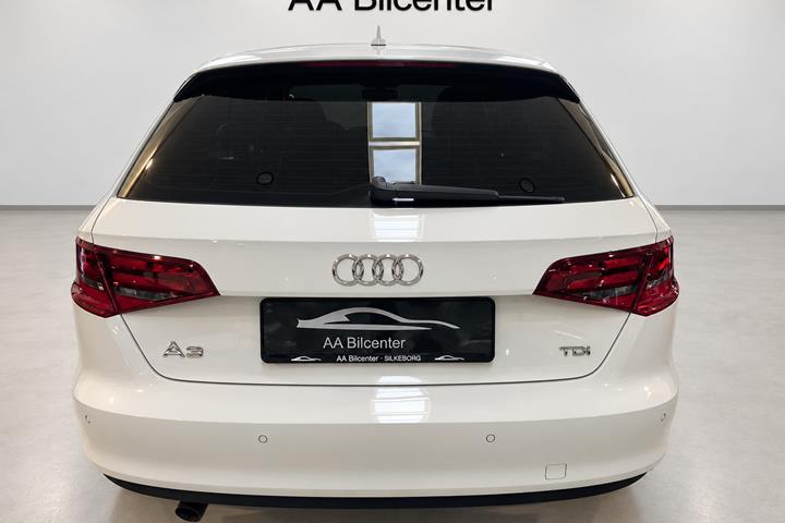 Hvid Audi A3 fra 2013