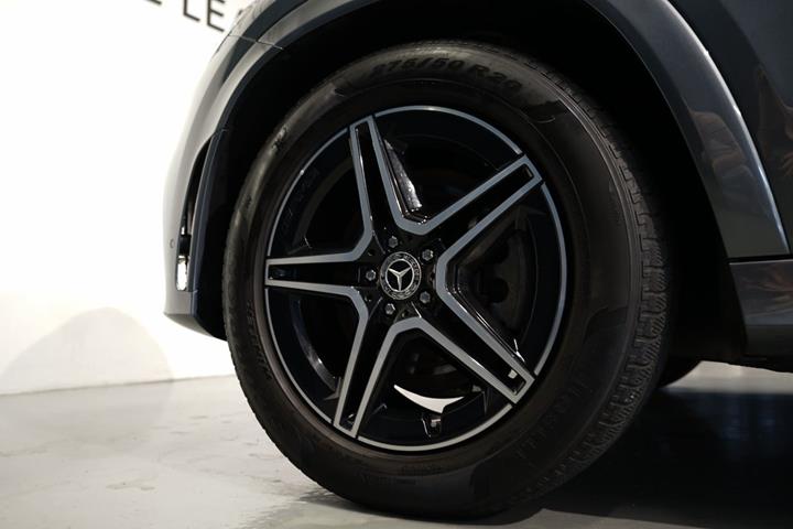Grå Mercedes GLE350 de fra 2022