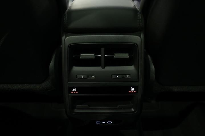 Grå Porsche Macan 4 fra 2024