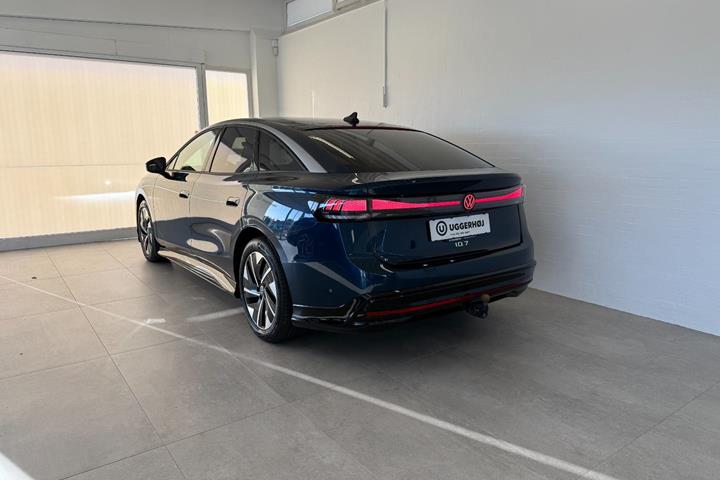 Blå VW ID.7 fra 2025