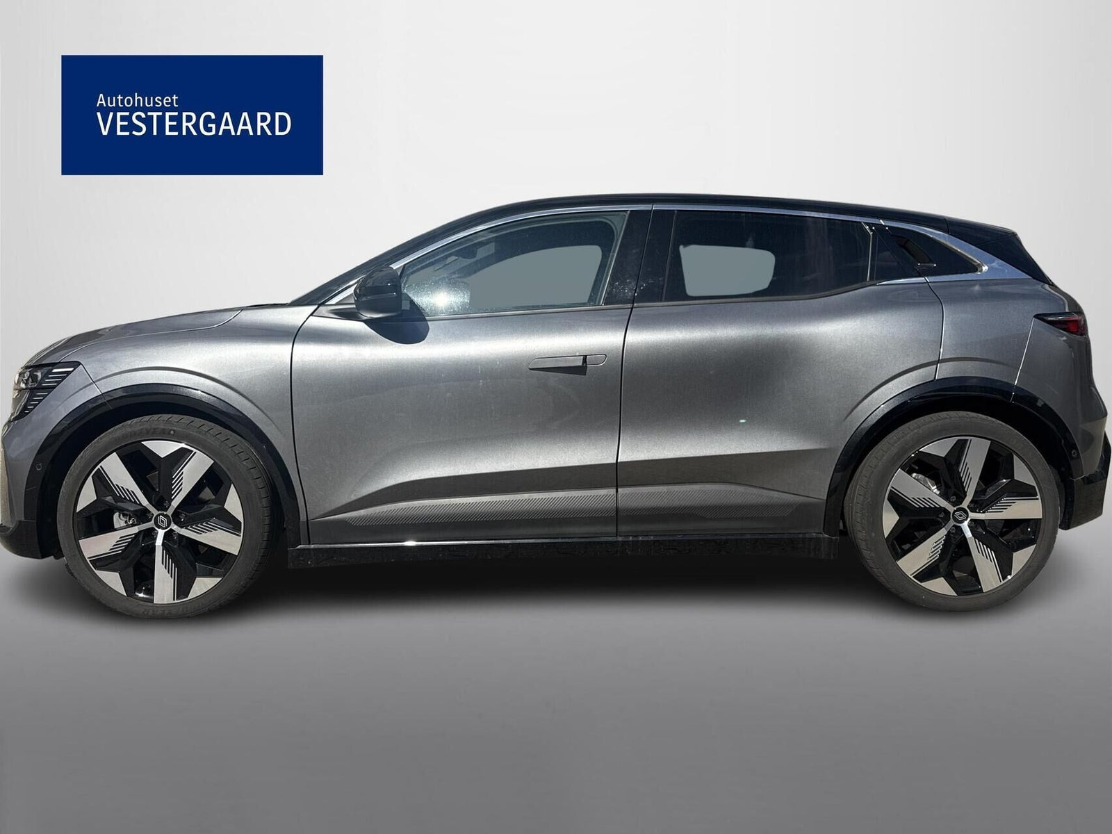 Grå Renault Megane E-Tech fra 2023