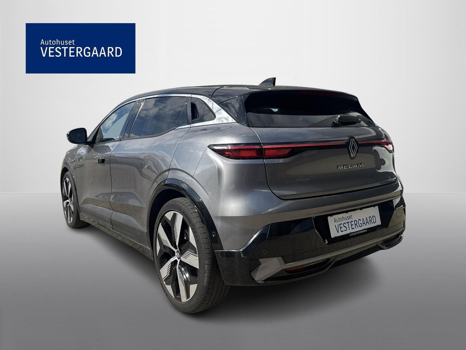 Grå Renault Megane E-Tech fra 2023