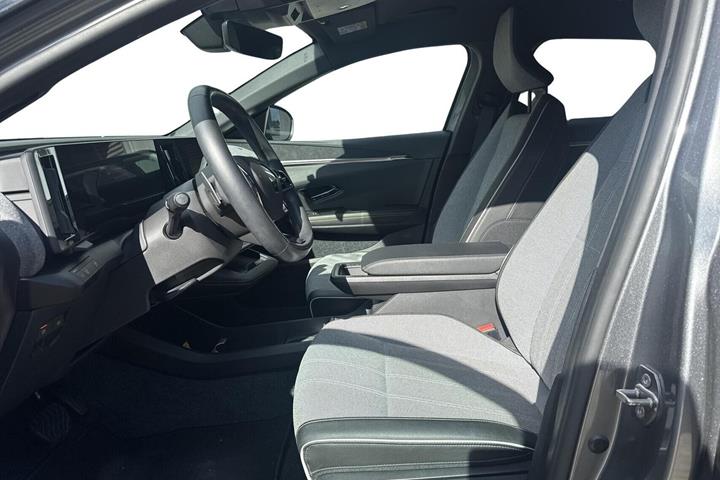 Grå Renault Megane E-Tech fra 2023