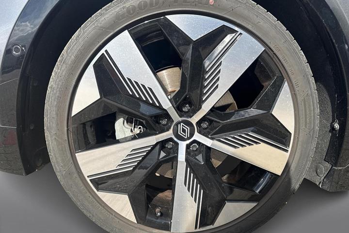 Grå Renault Megane E-Tech fra 2023