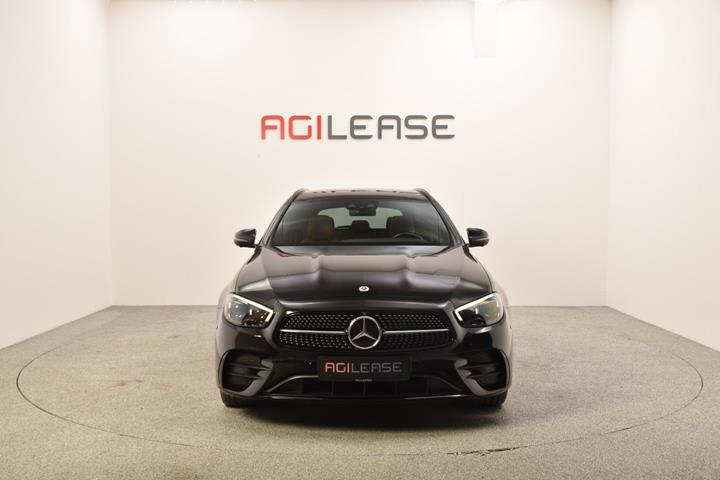 Sort Mercedes E300 de fra 2020