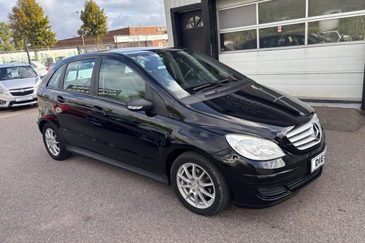 Sort Mercedes B180 fra 2007