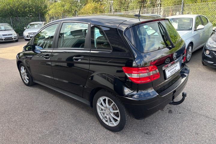 Sort Mercedes B180 fra 2007