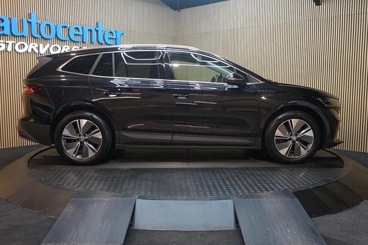 Sort Skoda Enyaq fra 2023