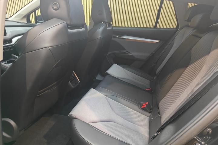 Sort Skoda Enyaq fra 2023
