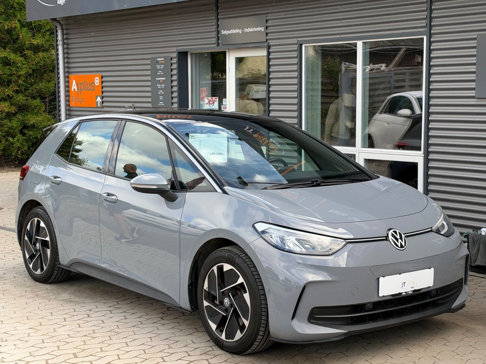 Grå VW ID.3 fra 2024 set udefra