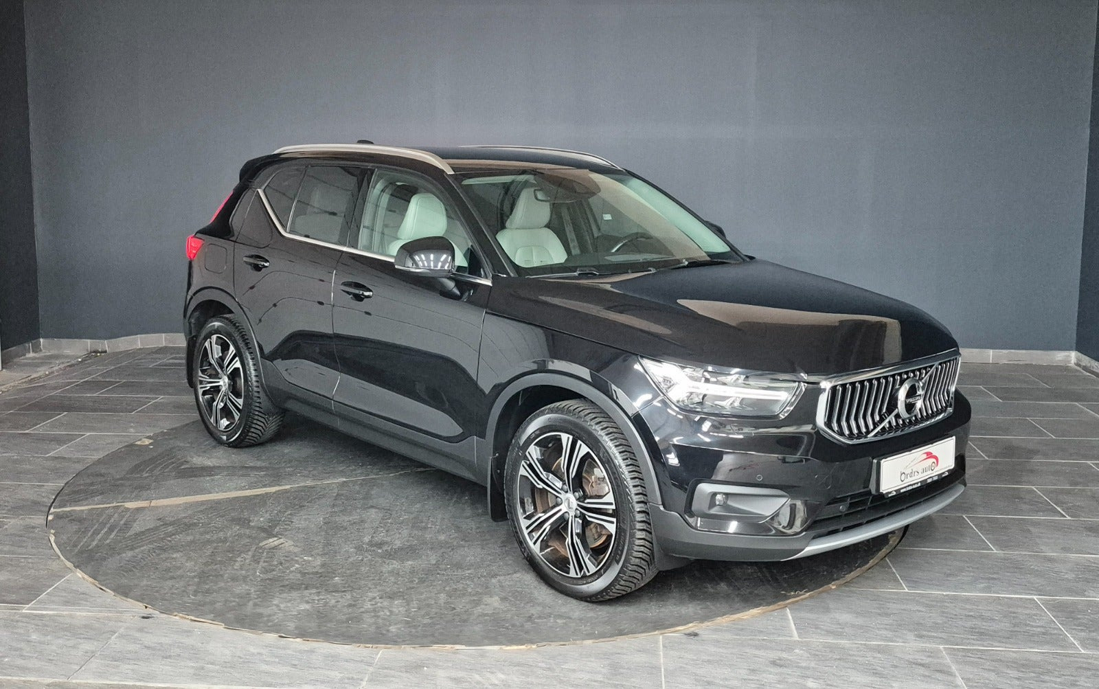 Sort Volvo XC40 fra 2021