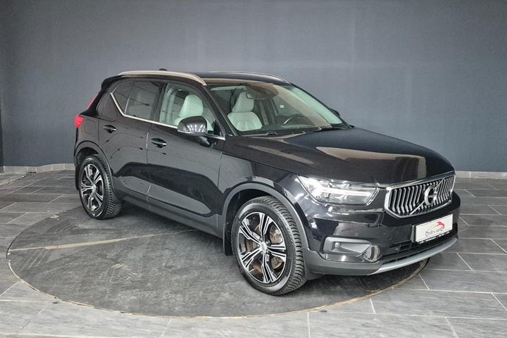 Sort Volvo XC40 fra 2021