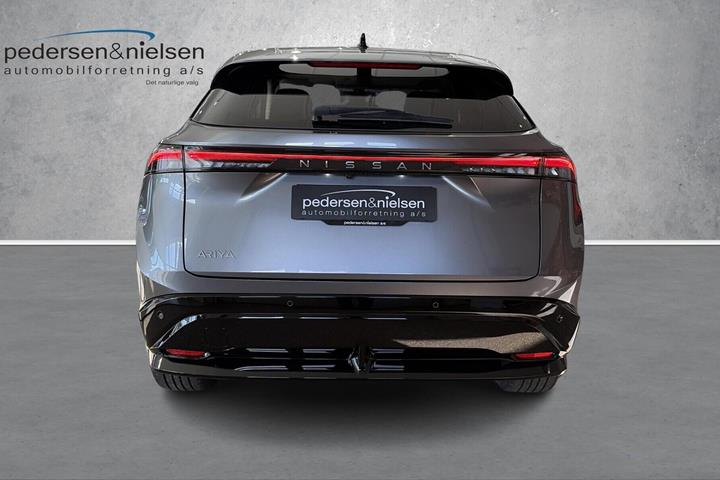 Sort Nissan Ariya fra 2026