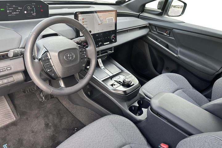 undefined Toyota BZ4X fra 2025