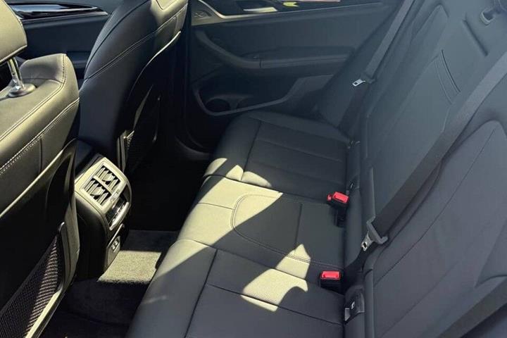 Sort BMW iX3 fra 2024