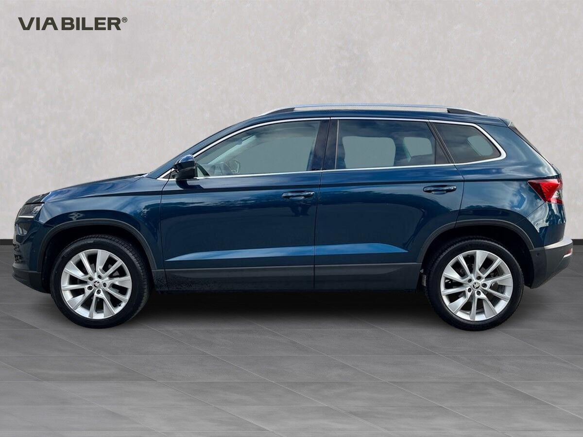 Blå Skoda Karoq fra 2022
