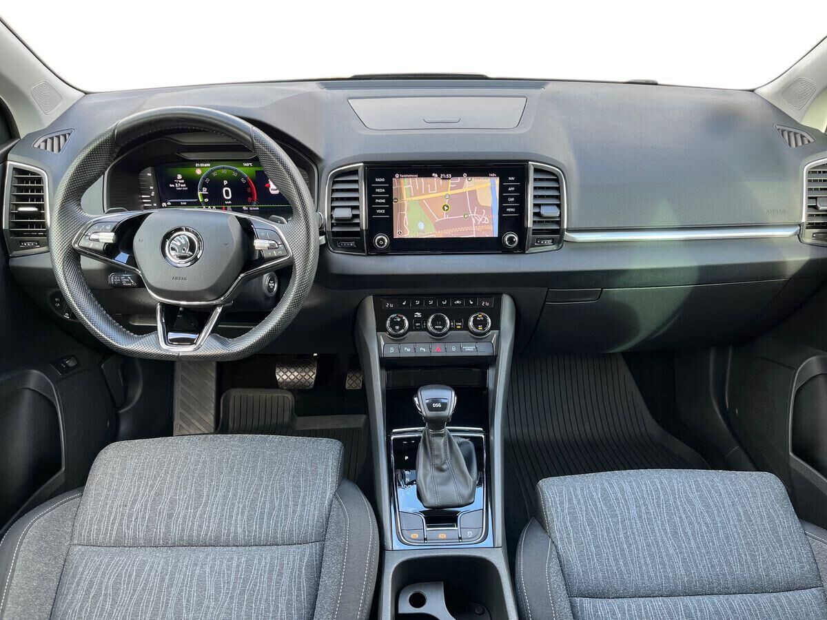 Blå Skoda Karoq fra 2022