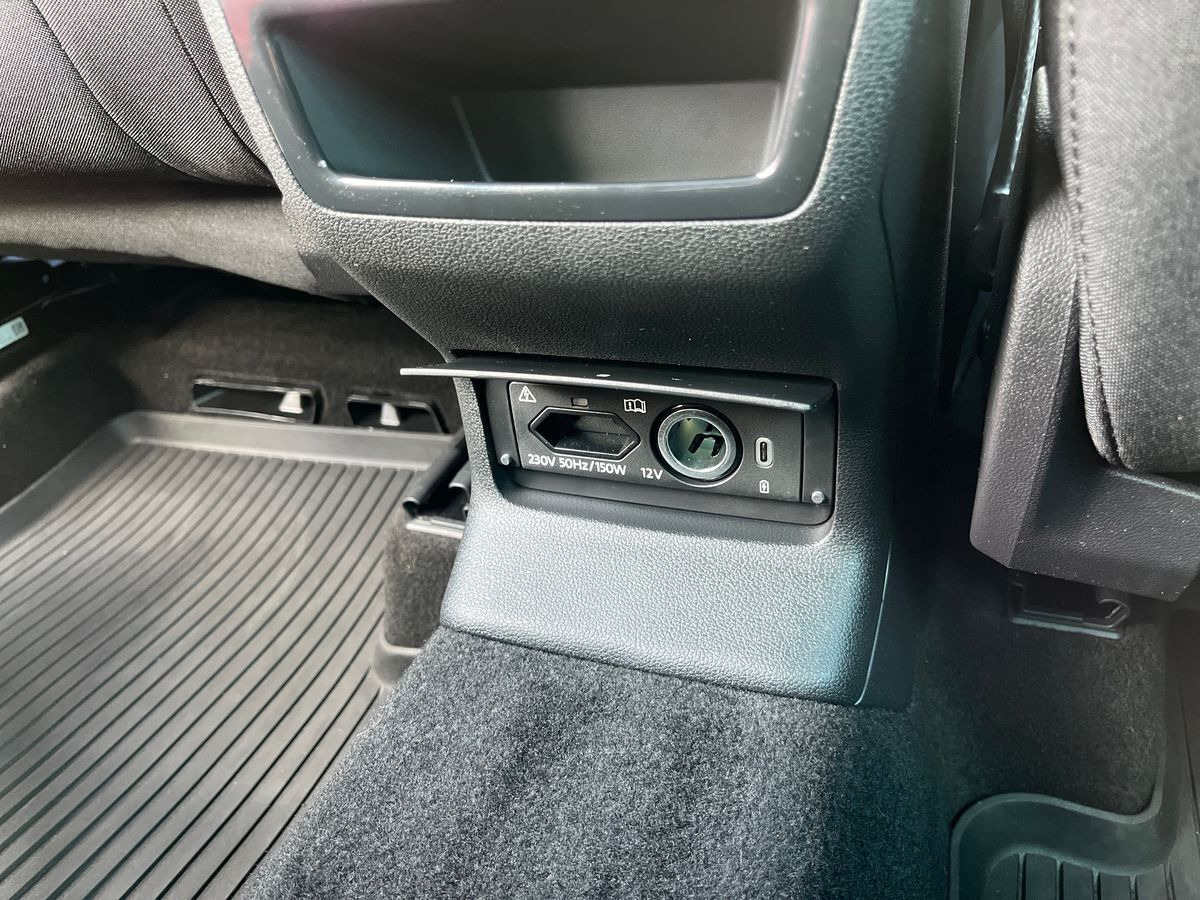 Blå Skoda Karoq fra 2022