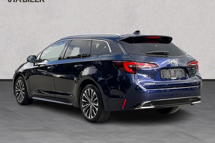 Blå Toyota Corolla fra 2024
