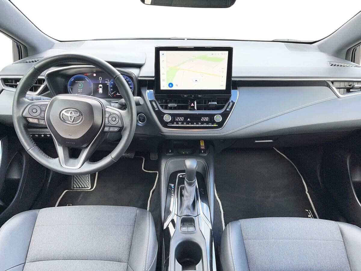 Blå Toyota Corolla fra 2024