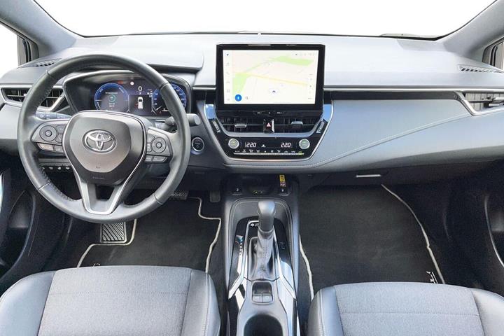 Blå Toyota Corolla fra 2024