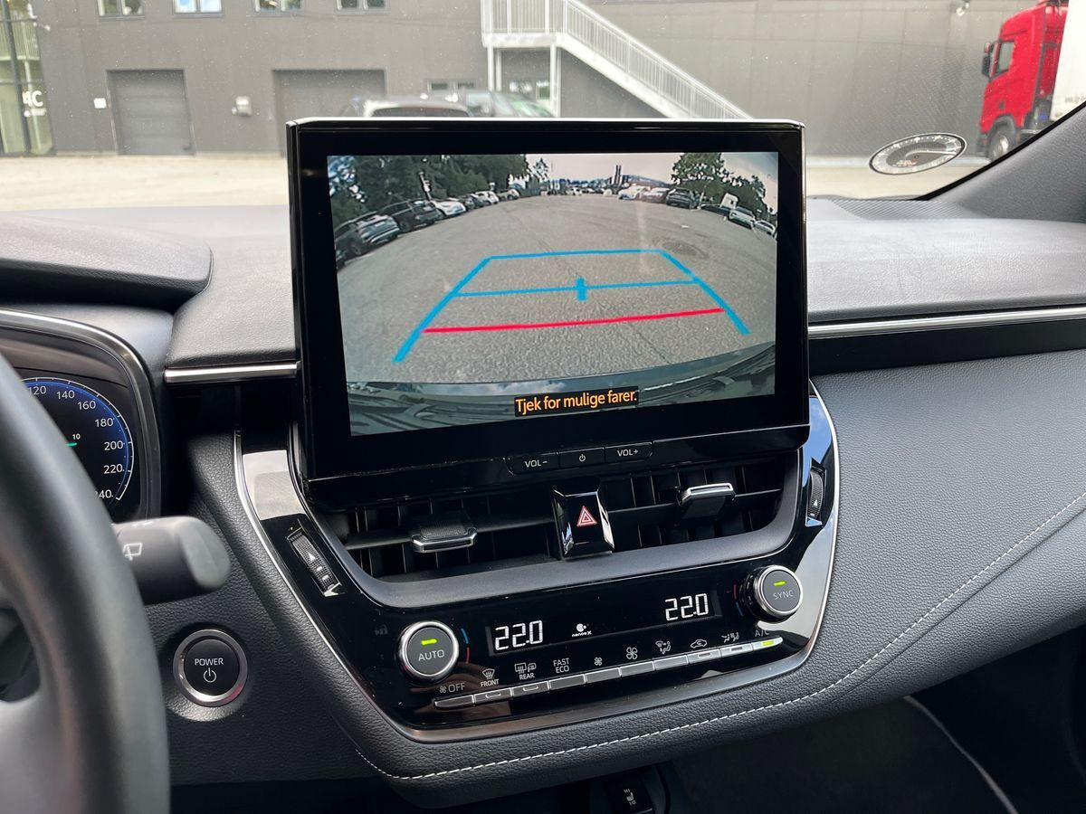 Blå Toyota Corolla fra 2024
