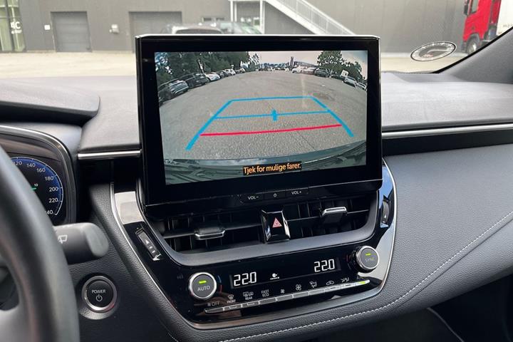Blå Toyota Corolla fra 2024